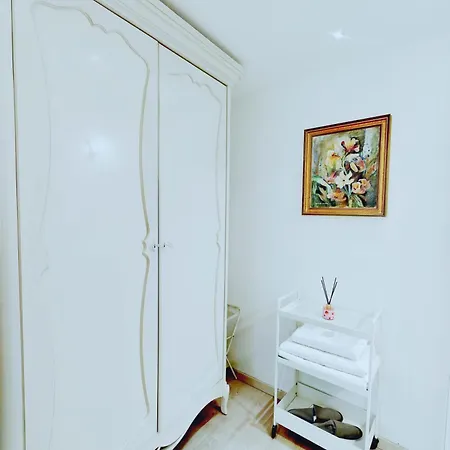Dannia House Apartment *
