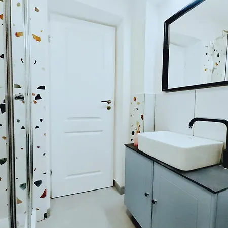 Dannia House בראשוב