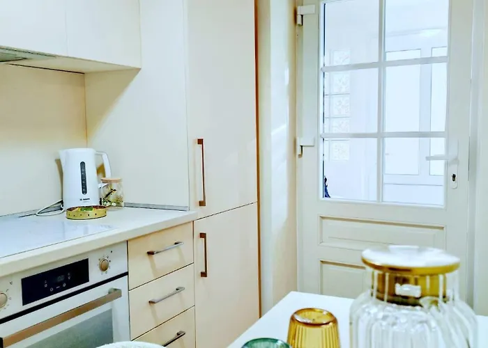 דירה Dannia House